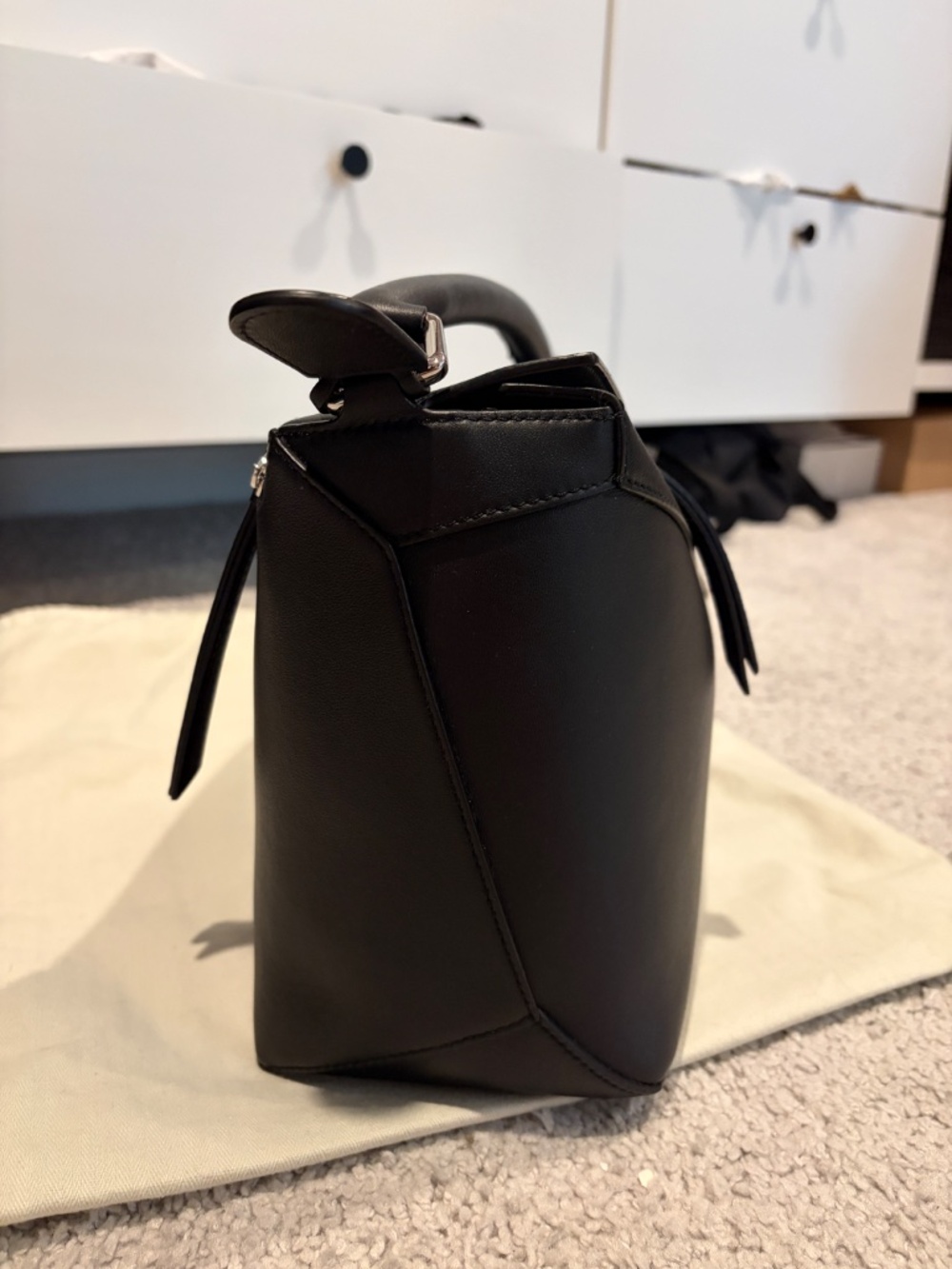 Loewe Medium Puzzle Edge bag in black calfskin - Picture 5 of 15